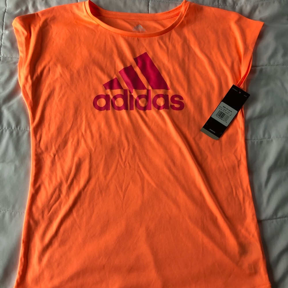 Adidas t-shirt NWT XL